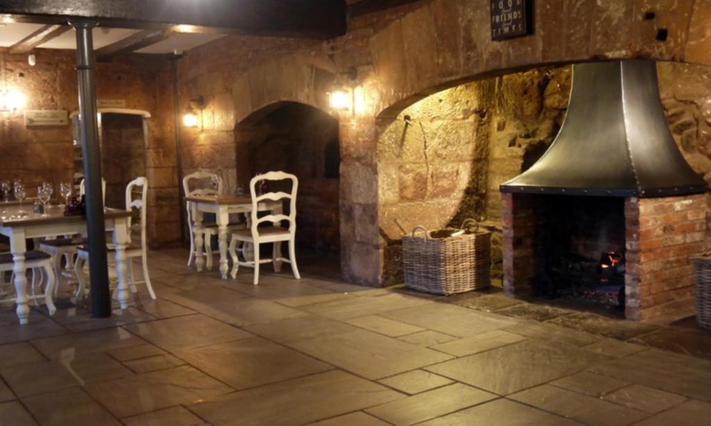 Weston Hall スタッフォード エクステリア 写真