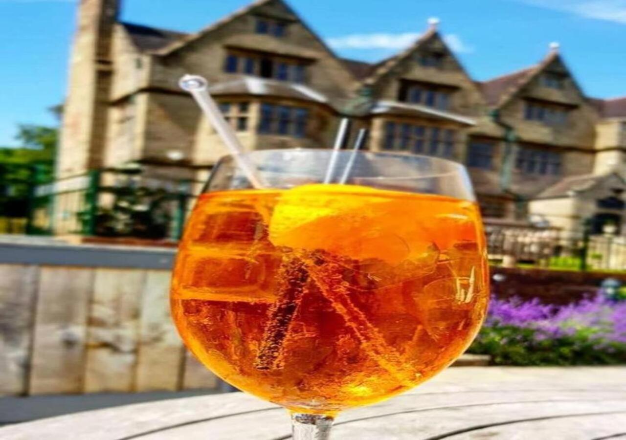 Weston Hall スタッフォード エクステリア 写真