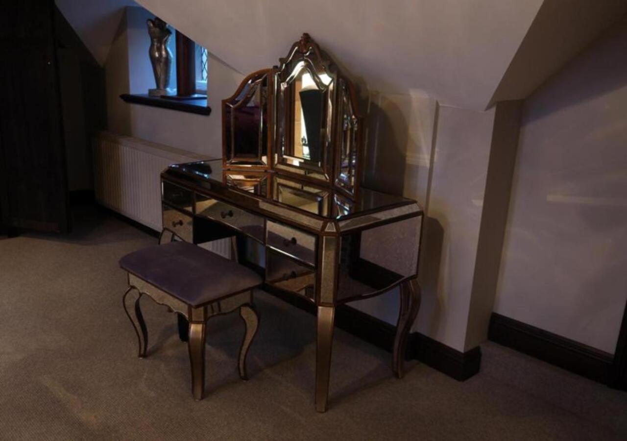 Weston Hall スタッフォード エクステリア 写真
